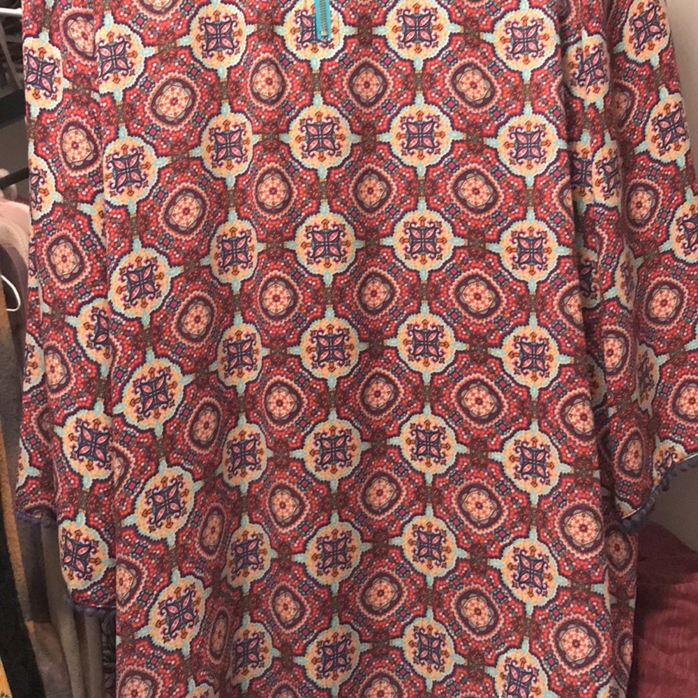 2x eyeshadow blouse perfect shape smoke free